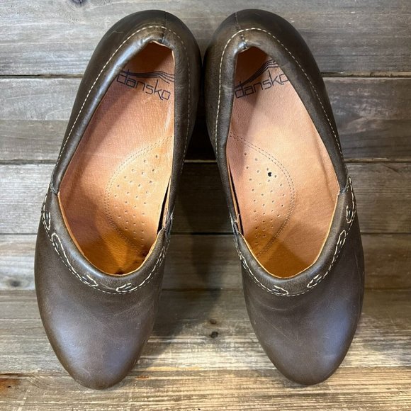 Womens Dansko Riki Brown Leather Studded Slip On‎ Heeled Clogs Shoes Size 40 GUC - Picture 3 of 7